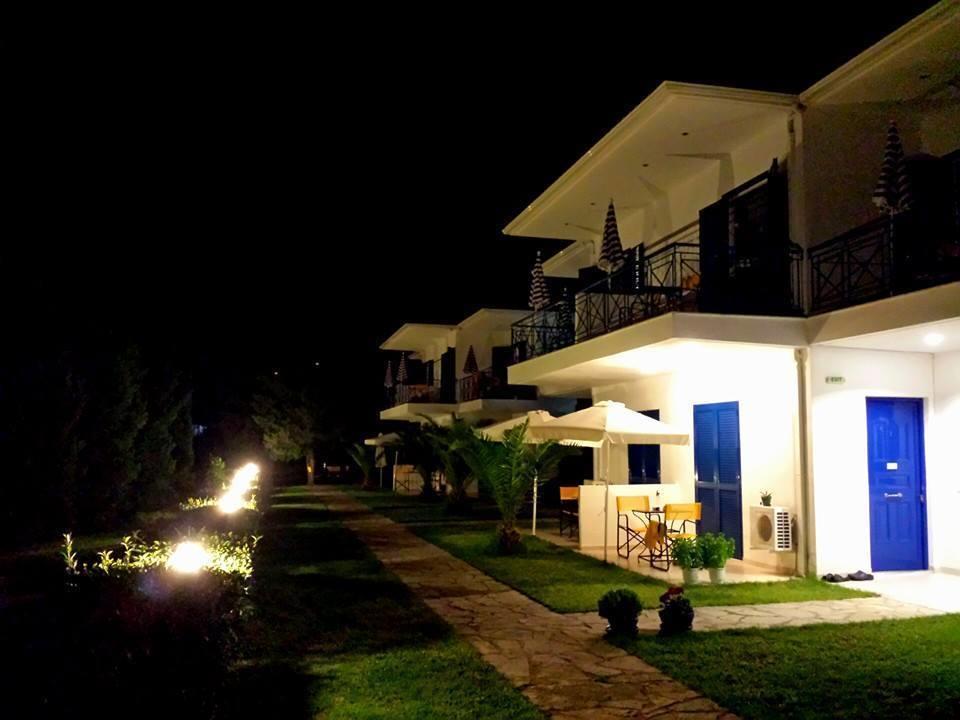 Nymphs Rooms & Apartments Nikiana Exterior photo